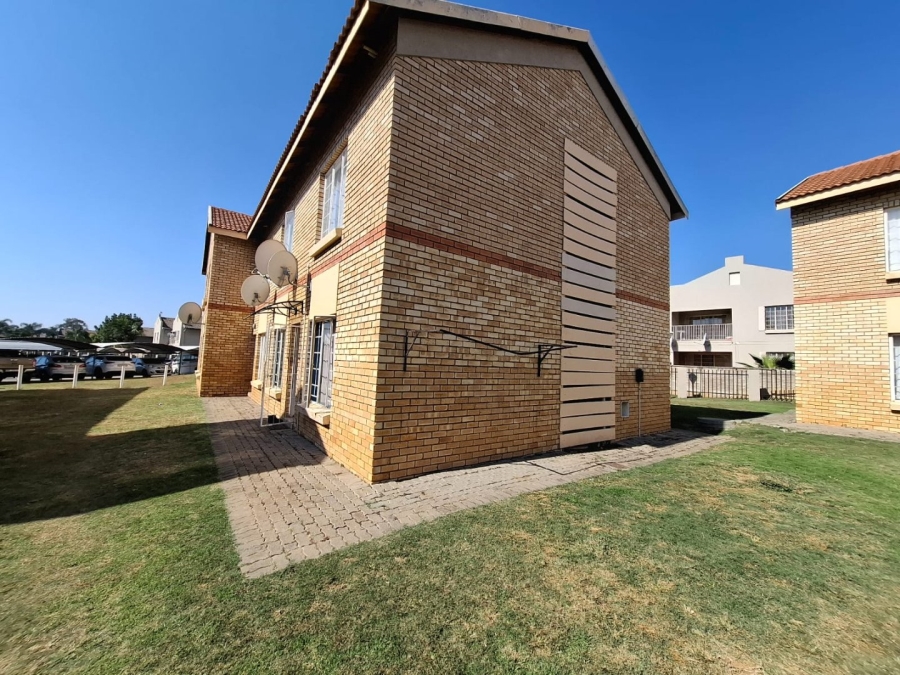 To Let 2 Bedroom Property for Rent in Waterval East North West